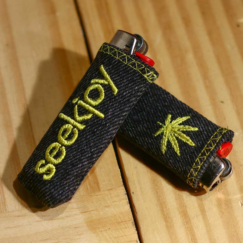 Lighter Sleeve - Cannabis Leaf